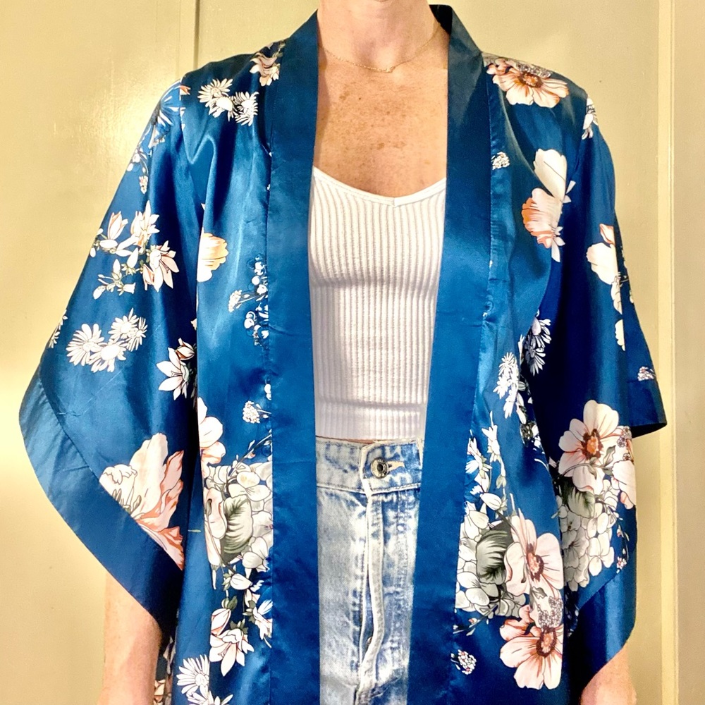 Navy & pink, satin floral kimono